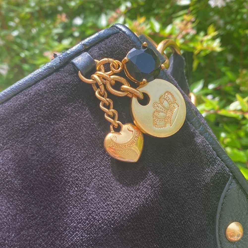 Juicy Couture Black satchel!!!!!!! Poka-Dot Interior soft material
ITEM #1 - Picture 4 of 16